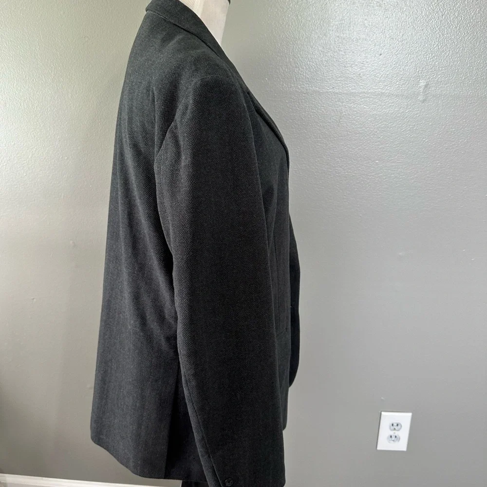 Gap men’s large tweed blazer, two button front‎ gray herringbone pattern,